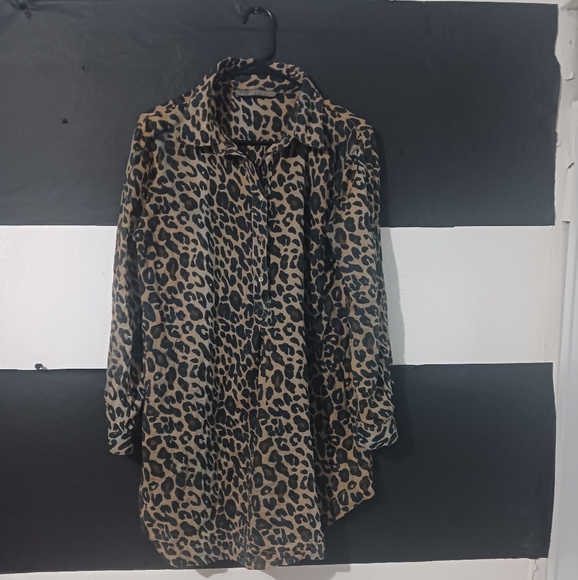 Zara Basic Women Leopard Printed long sleeve button down shirt - Picture 3 of 15